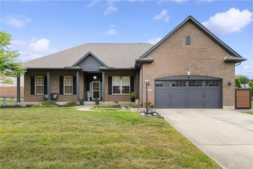 4220 Grace Cir, Beavercreek, OH, 45431-2983 | Card Image