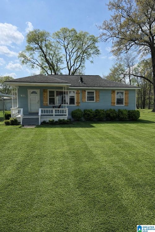 111 June Ave, HUEYTOWN, AL, 35023-2815 | Card Image