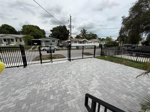 2-1256 Ne 110th Ter, Miami, FL, 33161-7625 | Card Image