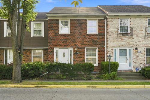 a8-2381 Hardesty Dr S, Columbus, OH, 43204 | Card Image