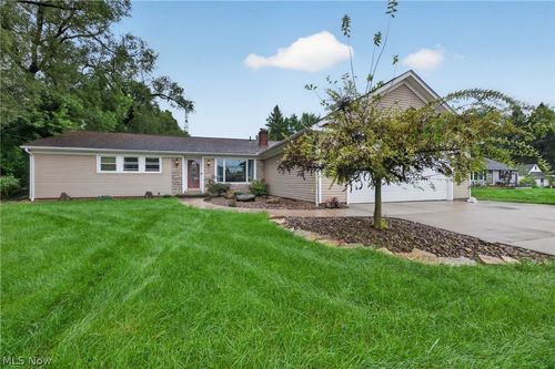 1246 Applegrove St Ne, Canton, OH, 44721-2005 | Card Image