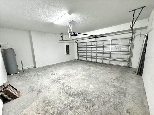 Garage | Image 33