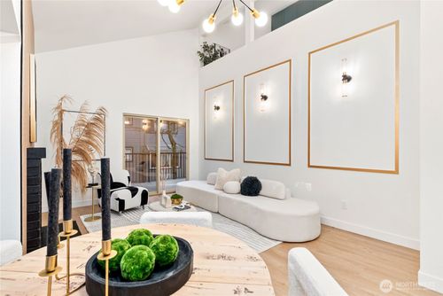 32c-14640 Ne 80th Pl, Redmond, WA, 98052-3434 | Card Image