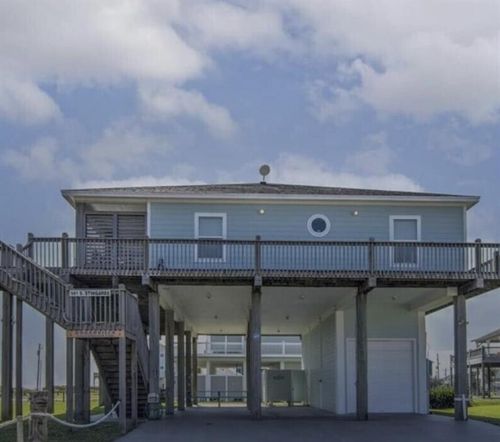 981 S Stingaree Dr, Crystal Beach, TX, 77650-2886 | Card Image
