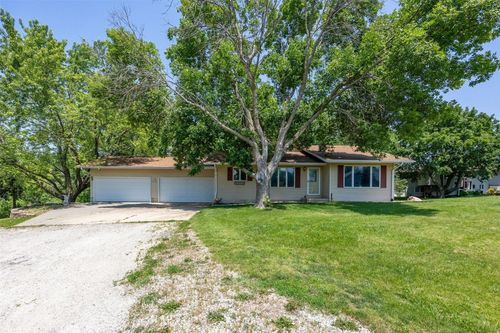 2914 Windy Ridge Rd Ne, Swisher, IA, 52338-9580 | Card Image