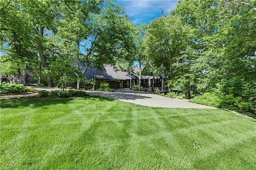 16900 S Highland Ridge Dr, Village Of Loch Lloyd, MO, 64012-4169 | Card Image