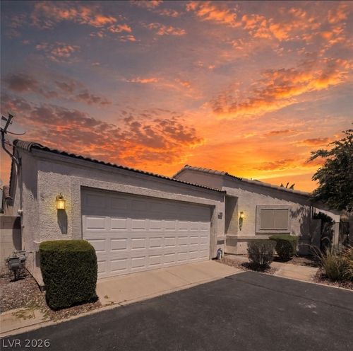 4952 Mascaro Dr, Las Vegas, NV, 89122-8106 | Card Image