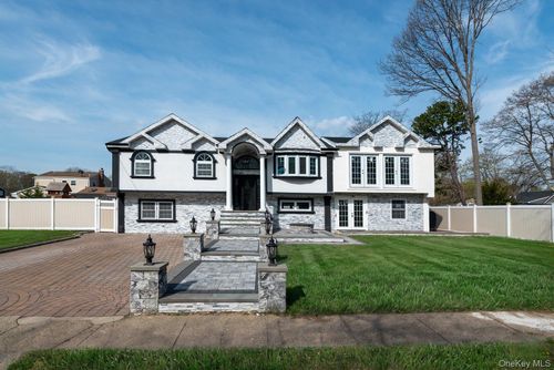 478 Mayflower Ave, Brentwood, NY, 11717-7823 | Card Image