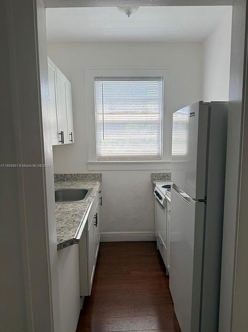 apt-7-114 Antilla Ave, Coral Gables, FL, 33134-3335 | Card Image