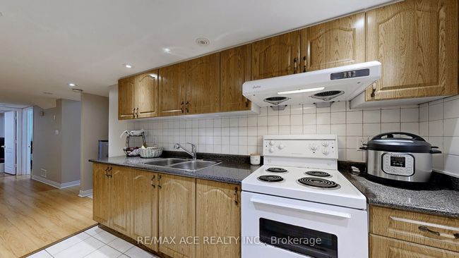 24 Pamgrey Rd, House other with 5 bedrooms, 4 bathrooms and 2 parking in Markham ON | Image 37