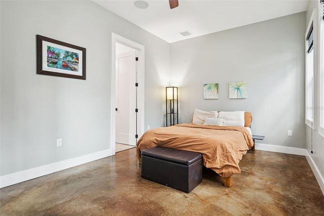 downstairs guest suite | Image 15