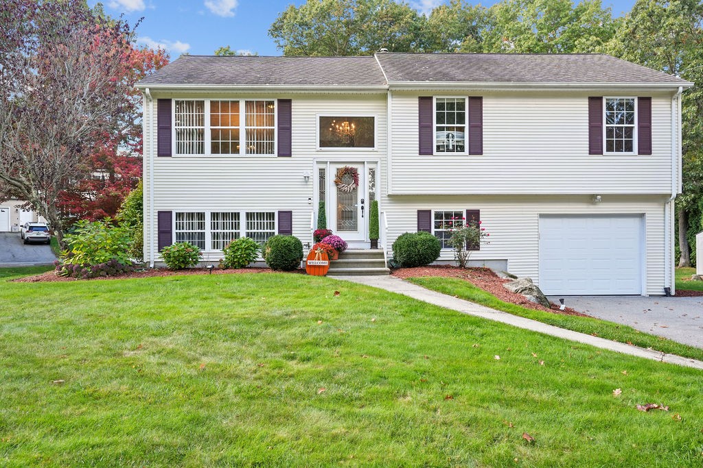 Valley View Dr, Johnston, RI 02919