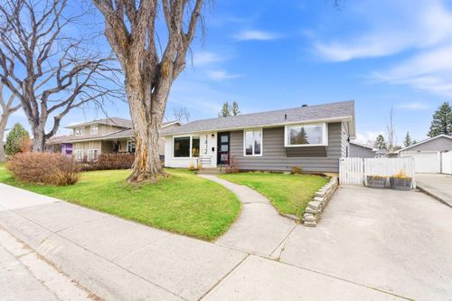 1412 89 Ave Sw, Calgary, AB, T2V0W8 | Card Image