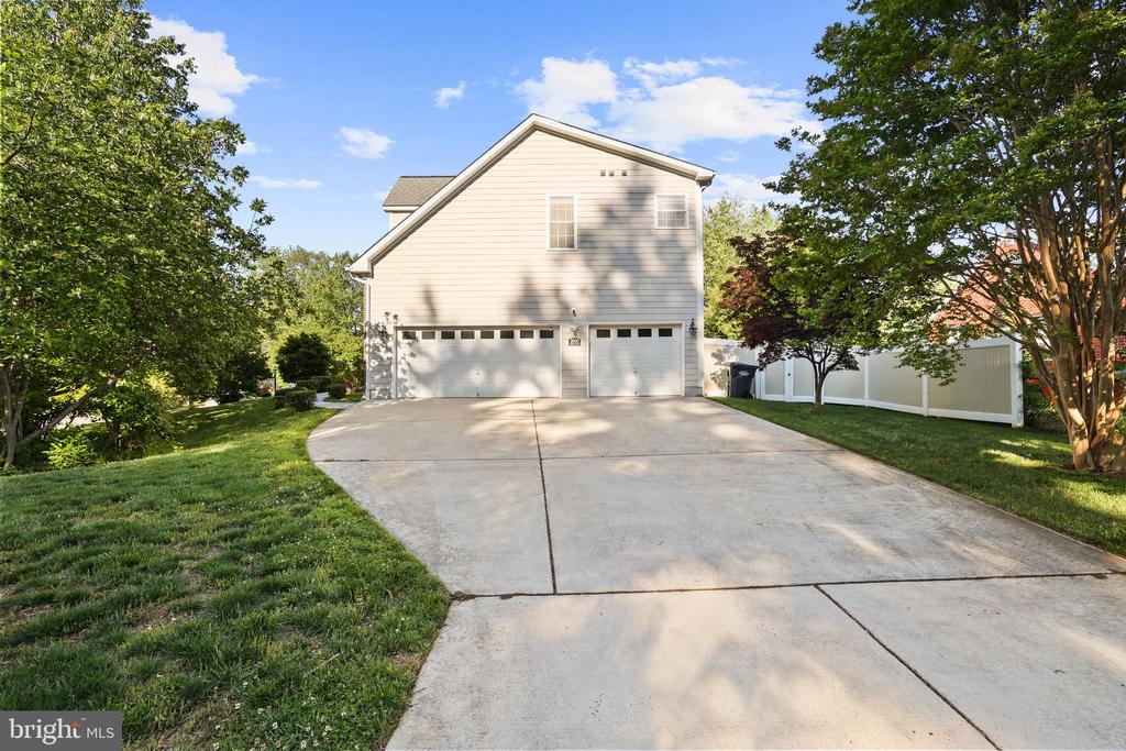 Residential in FALLS CHURCH 3