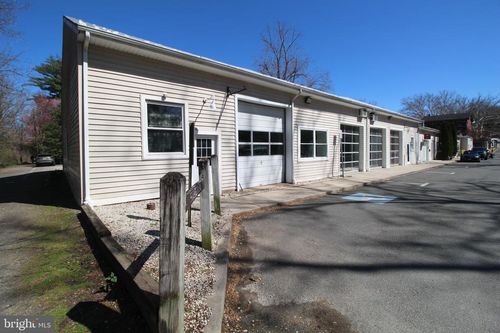 77 S Union St, Lambertville, NJ, 08530-1831 | Card Image