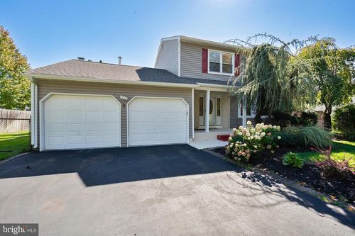 9 Haypress Rd, Cranbury, NJ, 08512-3402 | Card Image