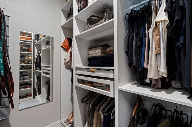 View of walk in closet | Image 28