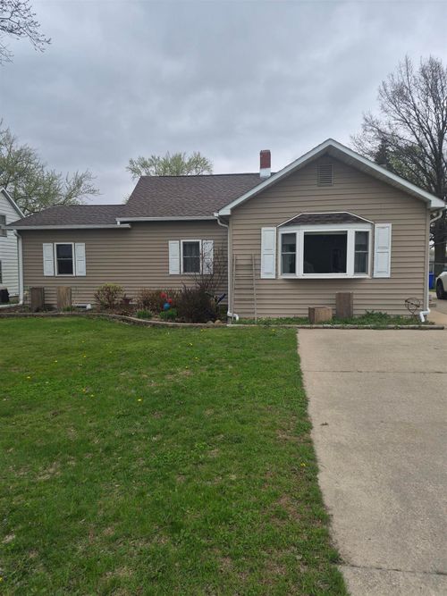 516 12th St Ne, Independence, IA, 50644-1010 | Card Image