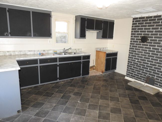 106 S Boss Row, House other with 3 bedrooms, 2 bathrooms and null parking in Fries VA | Image 11