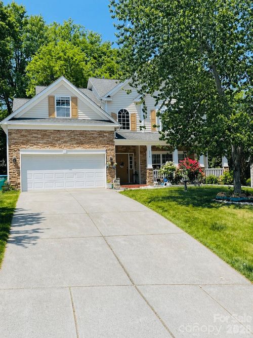 1518 Squirrel Lake Ct, Matthews, NC, 28105-5926 | Card Image