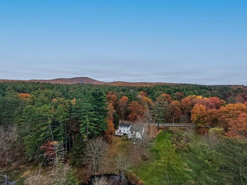 84 Batchelor St, Granby, MA, 01033-9723 | Card Image