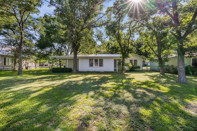 628 S Madison St, House other with 2 bedrooms, 2 bathrooms and 1 parking in La Grange TX | Image 19