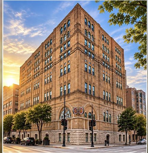 635-270 E Highland Avenue, MILWAUKEE, WI, 53202 | Card Image