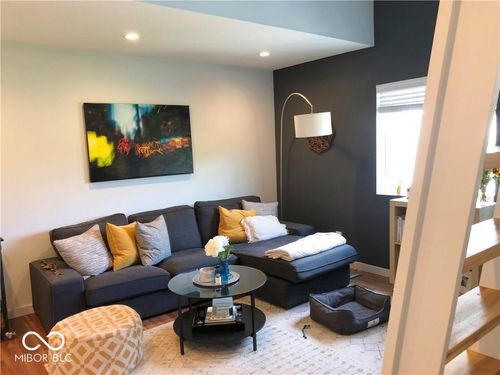 2147 N Pennsylvania St, Indianapolis, IN, 46202-1439 | Card Image