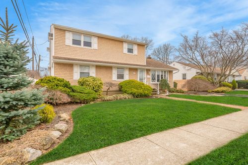 3994 Worthmor Dr, Seaford, NY, 11783-2013 | Card Image