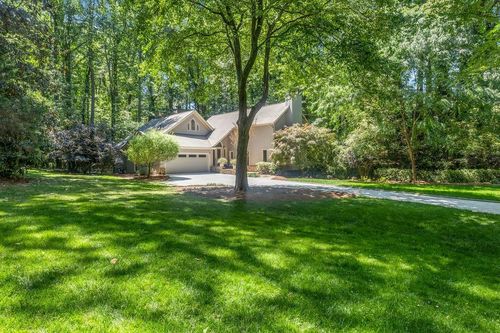 1061 Winding Branch Cir, Dunwoody, GA, 30338-3931 | Card Image