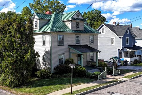 99 Walnut St, Montgomery, NY, 12549-2231 | Card Image