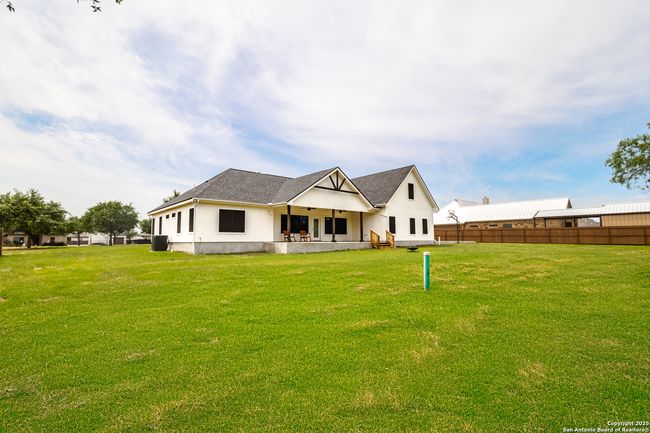 177 E Short Meadow Dr, House other with 4 bedrooms, 4 bathrooms and null parking in Lytle TX | Image 41