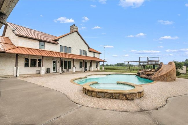 9474 Fm 524 Rd, Home with 5 bedrooms, 5 bathrooms and 3 parking in Sweeny TX | Image 40