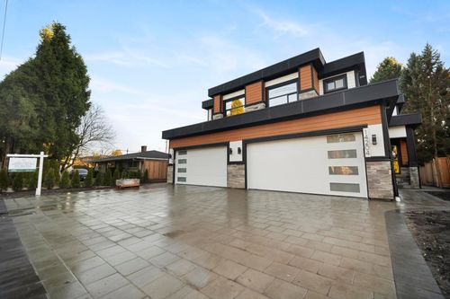 14204 N Bluff Rd, White Rock, BC, V4B3C4 | Card Image