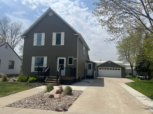 105 W Ash St, Arlington, SD, 57212-2114 | Card Image