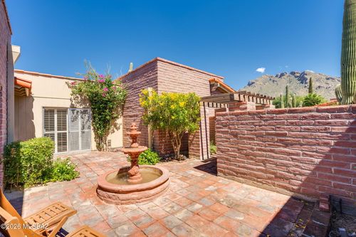 8585 N Via Tioga, Tucson, AZ, 85704 | Card Image