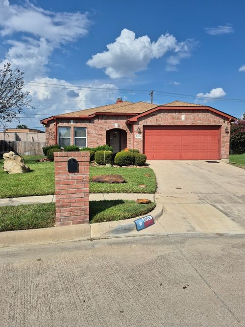 5913 Mckaskle Dr, Fort Worth, TX, 76119-1607 | Card Image
