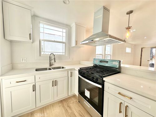 5718 S Manhattan Pl, Los Angeles, CA, 90062 | Card Image