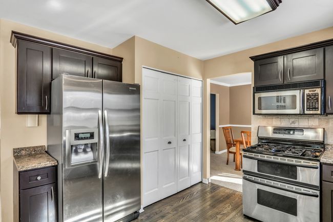 460 Sunnyside Ave, House other with 3 bedrooms, 3 bathrooms and 2 parking in Gurnee IL | Image 9
