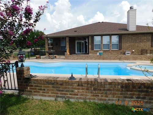 100 Rustler Cir, Harker Heights, TX, 76548-8902 | Card Image