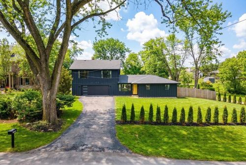 8122 Fairmount Ave, Downers Grove, IL, 60516-4301 | Card Image