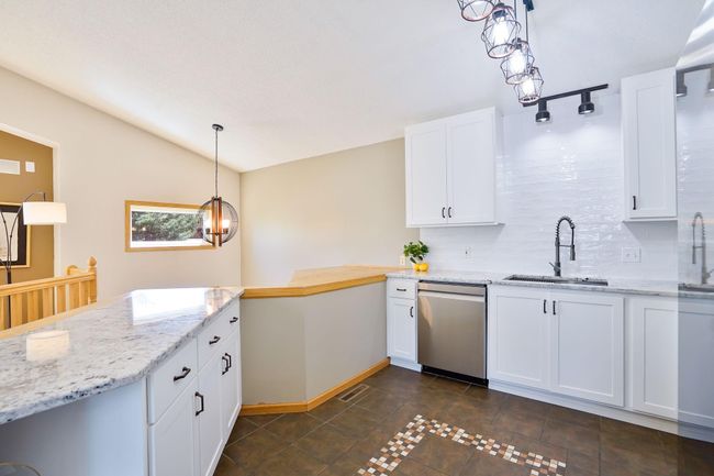 13-web-or-mls- 13385-179-12-Ave-NW-Interior-08.jpg | Image 12