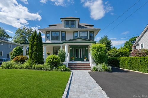 27 Dosoris Way, Glen Cove, NY, 11542-2602 | Card Image