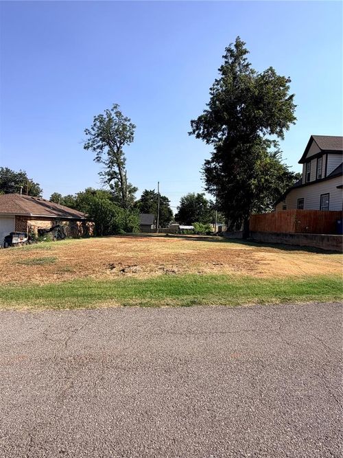 1005 W London St, El Reno, OK, 73036-3425 | Card Image