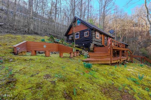 1878 Little Cove Rd, Sevierville, TN, 37862-8044 | Card Image