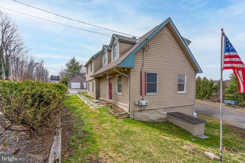 3757 Windy Bush Rd, NEW HOPE, PA, 18938-9317 | Card Image