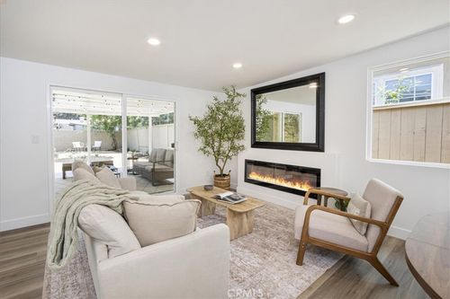 2422 W Pomona St, Santa Ana, CA, 92704-4049 | Card Image