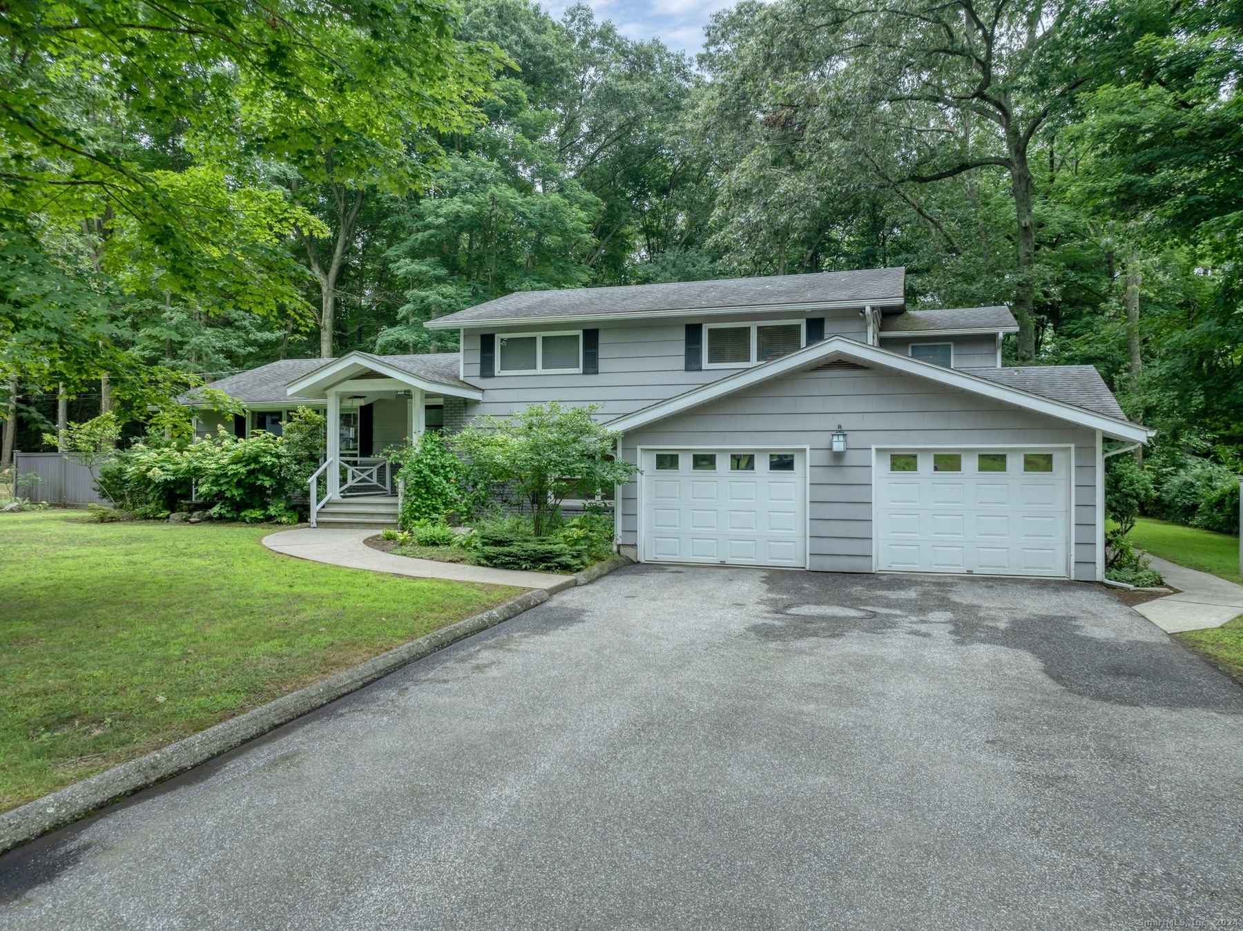 Sherwood Ln, Norwich, CT 06360