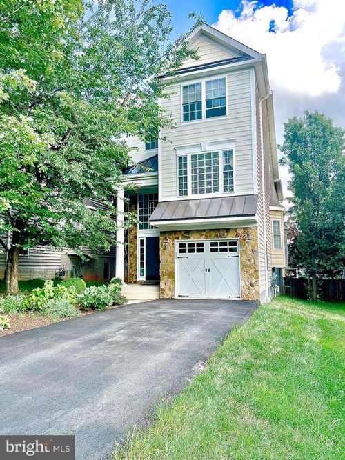 6919 Willow St, FALLS CHURCH, VA, 22046-2220 | Card Image