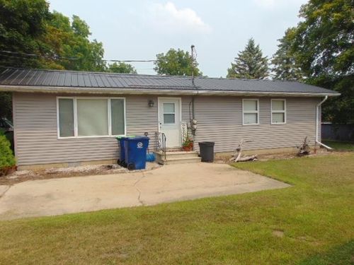 520 Wright St, Breckenridge, MI, 48615-9744 | Card Image